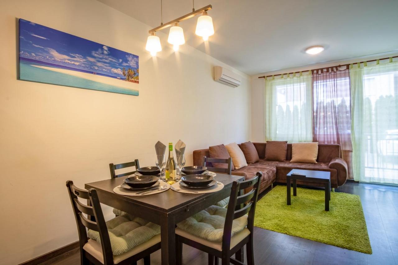 Myflat Siofok Beach Apartment ภายนอก รูปภาพ