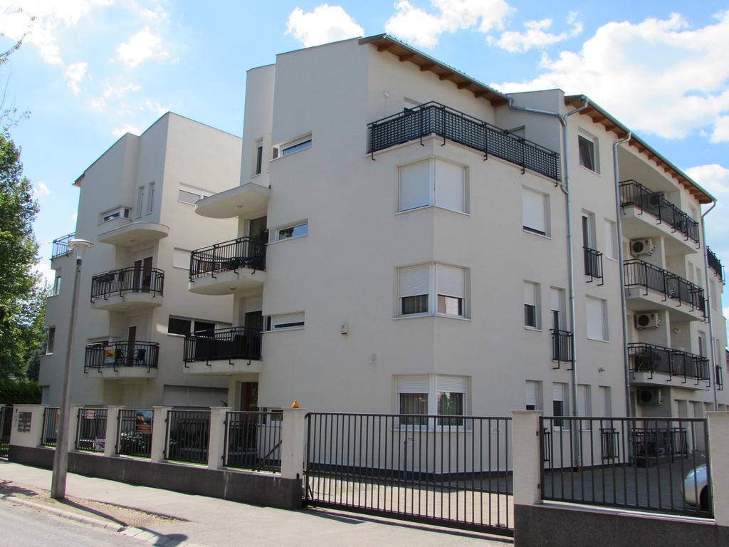 Myflat Siofok Beach Apartment ภายนอก รูปภาพ