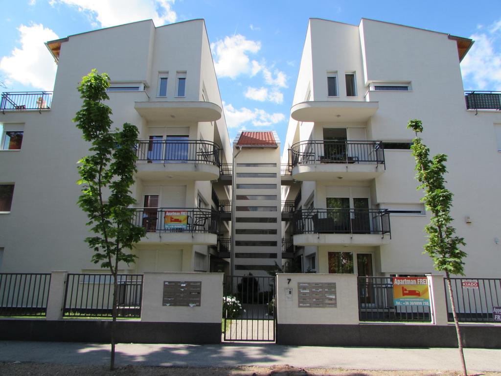 Myflat Siofok Beach Apartment ภายนอก รูปภาพ